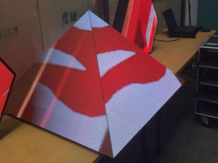 異形LED屏廠(chǎng)家：如何應對市場(chǎng)需求的多樣性？